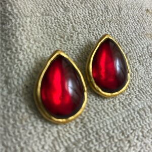 SALE Vintage CAROL DAUPLAISE Gold Brushed Red Teardrop Cabochon Pierced Earrings